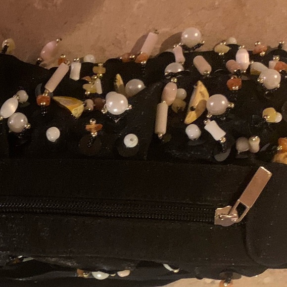 Source unknown, stylish beaded purse. - Picture 3 of 9